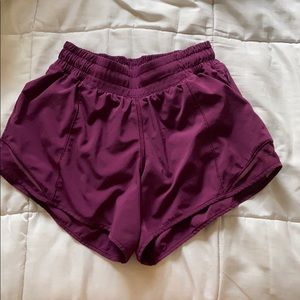 Lululemon Hotty Hot Shorts II 2.5”